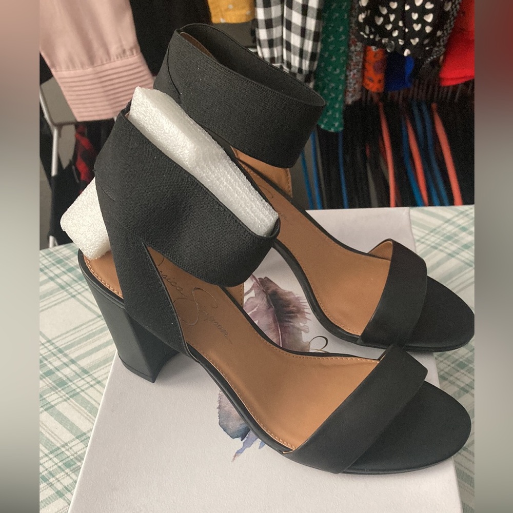 BNIB Jessica Simpson Siesto sandals size 7.5 in black